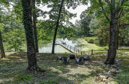 Johnsonburg House | Private Cozy 2BR Lakefront, 200-Acre Estate