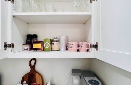 Northeast Bellevue House | Private Deluxe Suite! Prime Location: MS, Redmond, Bellevue, lakes, shops,Costco