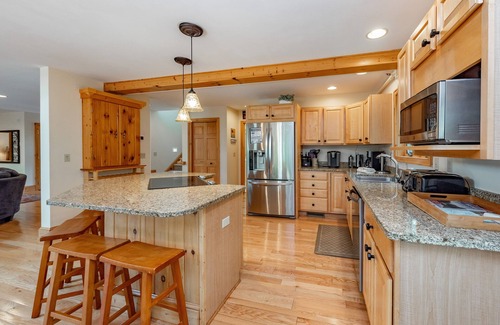 Paradise Point House | Private Dock, Fire Pit & Cozy Interiors