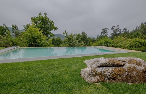 Guilhofrei House | Private Ermal lake & Gerês