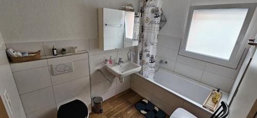 Widnau Apartment | Private Etage 5 Min vom Bahnhof - Parken - Küche - Netflix