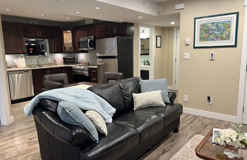 Langley House | Private Executive Suite -fully furnished-Fort Langley, British Columbia