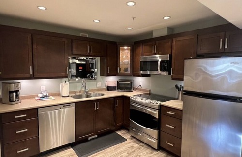 Langley House | Private Executive Suite -fully furnished-Fort Langley, British Columbia