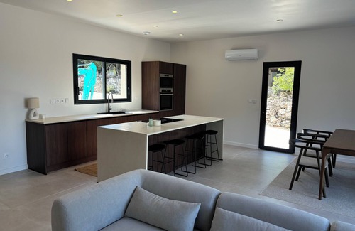 Saint-Restitut Villa | Private, fenced Provencal villa with private pool!