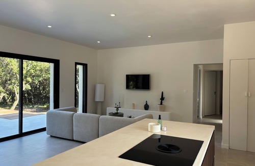 Saint-Restitut Villa | Private, fenced Provencal villa with private pool!