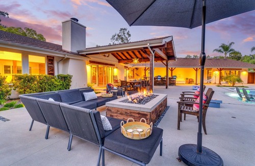 Encinitas House | Private gated home, pool/hot tub, bbq, beach, families, summer vacation.