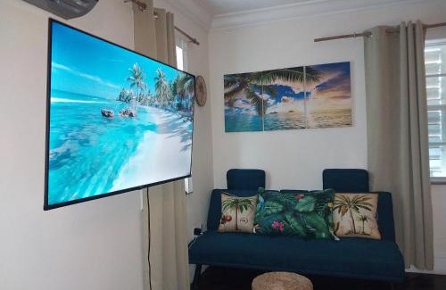 Leeward Settlement House | Private Guest House 2 bedrooms & 2 baths near Grace Bay Beach & Long Bay Beach.