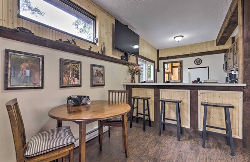 Montville Cottage | Private Guest House w/Deck + Spectacular Views!