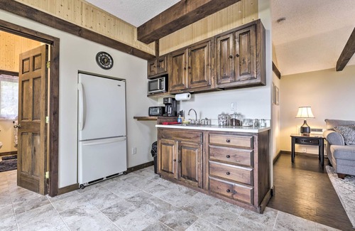 Montville Cottage | Private Guest House w/Deck + Spectacular Views!