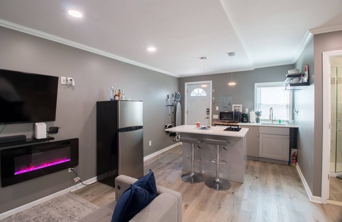 Irvington Apartment | Private Guesthouse close to the Airport & NYC