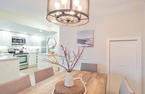 Whistler Village Condo | Private Hot Tub | BBQ | Free Parking | Location!