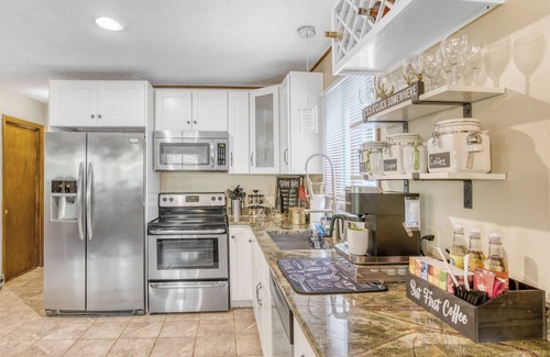 Tobyhanna Cabin | Private Hot Tub & Game Room: Pocono Family Cabin!