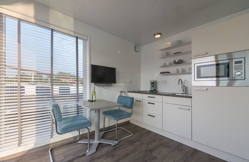 Heugum Boat Rental | Private island: enjoy Burgundian Maastricht and the peace on the water