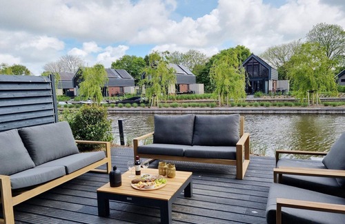 Balk House | Private Jetty + Modern Comfort