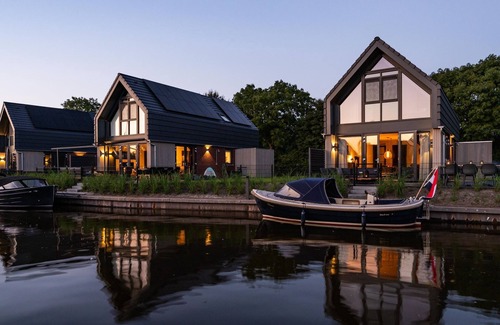 Balk House | Private Jetty + Modern Comfort