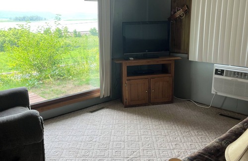 Lynxville House | Private location 2 bedroom mobile home great view of the Mississippi River