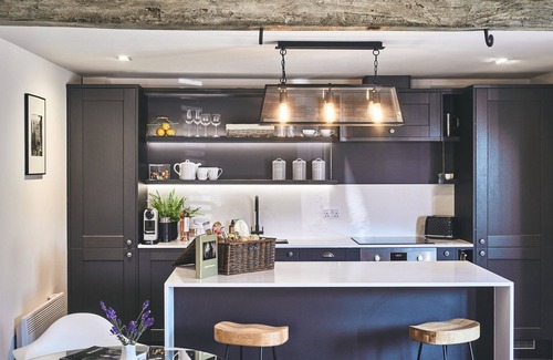 Wickhamford Cottage | Private location, North Cotswolds, Perfect couples retreat