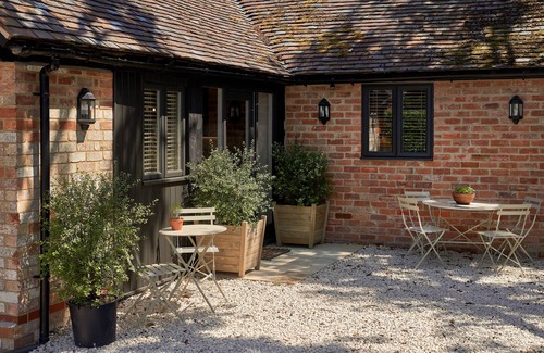 Wickhamford Cottage | Private location, North Cotswolds, Perfect couples retreat