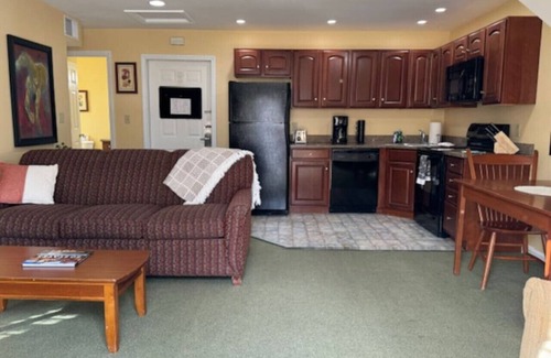 Francestown House | Private NH Escape | Cozy Fireplace & Deck