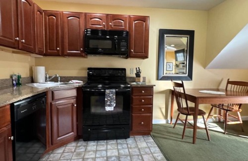 Francestown House | Private NH Escape | Cozy Fireplace & Deck