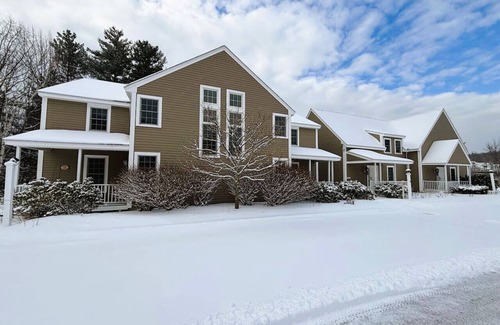 Francestown House | Private NH Escape | Cozy Fireplace & Deck