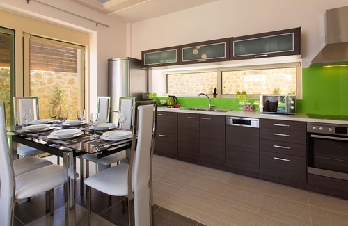 Stavromenos Villa | Private Pool, Accessible with 2km to the Beach!