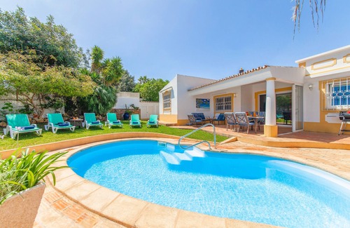 Guia Villa | Private Pool & BBQ Villa in Quinta dos Álamos