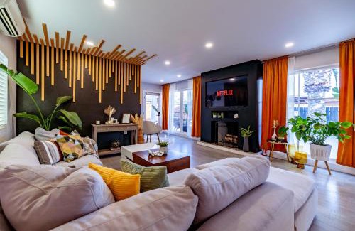 La Mesa House | Private Pool Chefs Kitchen BBQ 4min to SDSU