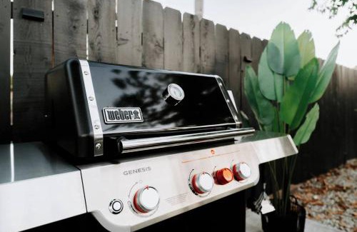 La Mesa House | Private Pool Chefs Kitchen BBQ 4min to SDSU