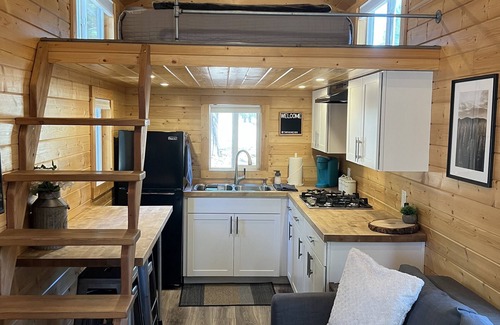 Parks Cottage | Private Retreat with 3 Tiny Houses in the Woods