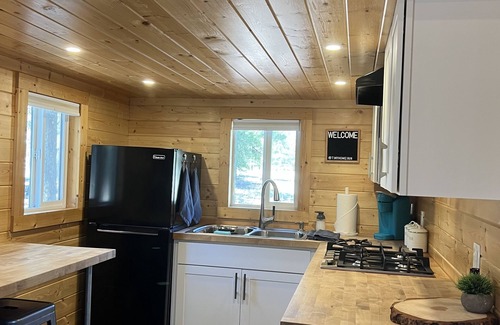 Parks Cottage | Private Retreat with 3 Tiny Houses in the Woods