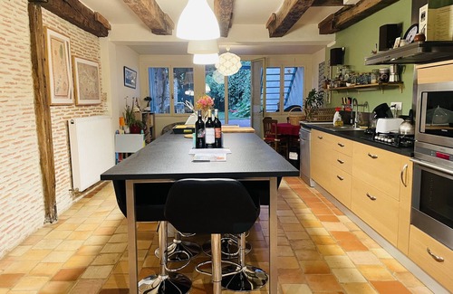 Sainte-Foy-la-Grande House | Private room in townhouse