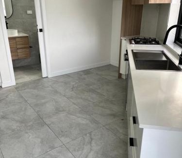 Girraween House | Private Room Available