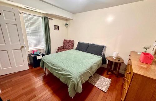 Everett House | Private Room in Everett