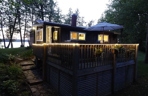 Alburg Cottage | Private Secluded Waterfront Cottage - Discounted Sept Rates!