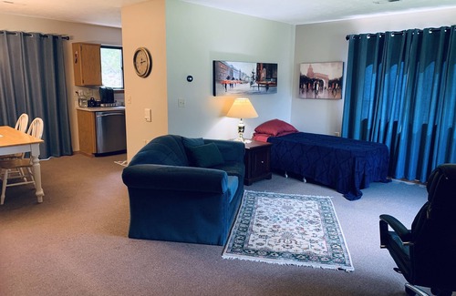 Spokane Apartment | Private Spacious Apartment in Quiet, Safe, Cozy neighborhood - NO STAIRS!