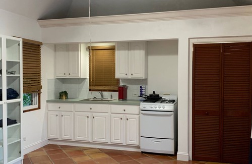 Southampton Cottage | Private studio cottage with pool near beaches