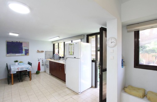 Gedera Apartment | Private suite for 5-6 people (03)