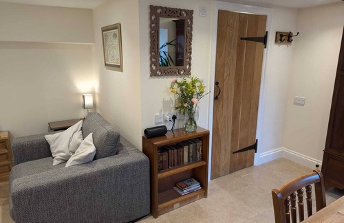 Bradford-on-Avon Apartment | Private Suite near Bradford on Avon town center