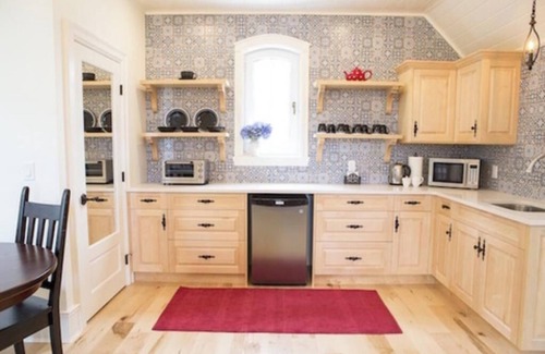 Kamloops Apartment | Private suite in interior BC, steps away from white sand beach