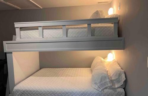 Davison Apartment | Private Suite in Davison