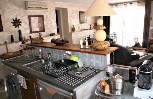 Ensues-la-Redonne House | PRIVATE TERRACE HOUSE AND GARDEN ON THE COTE BLUE NEAR THE SEA