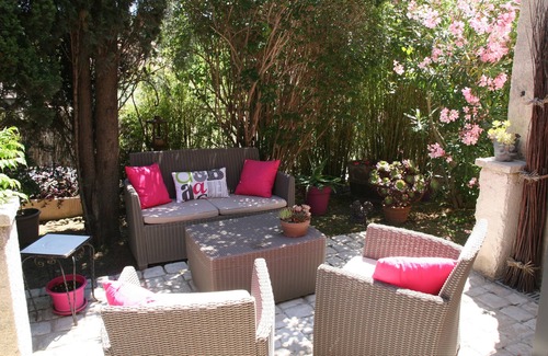 Ensues-la-Redonne House | PRIVATE TERRACE HOUSE AND GARDEN ON THE COTE BLUE NEAR THE SEA