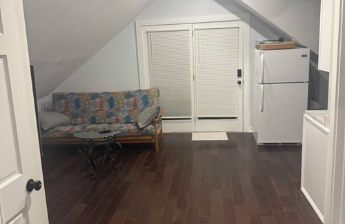 West New Haven Apartment | Private Third-Floor Attic Apartment Full Kitchen King Bed Backyard Access