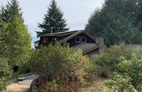 Lummi Island House | Private tranquil waterfront home - top deck hot tub and LI Estates Lake access.