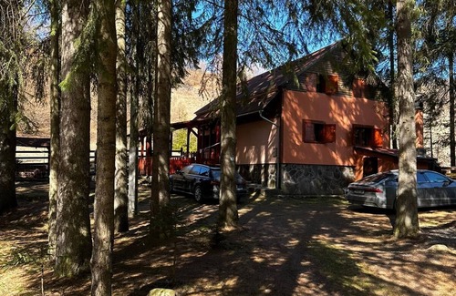 Varsag Cabin | Private vacation home in the middle of the Harghita mountains surrounded by