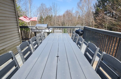 Campton House | Private Vacation Home in the White Mountains (DC26E)