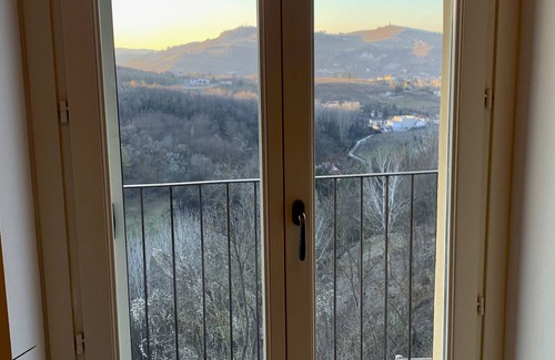 Canelli Villa | Private Villa. Heated pool. Outside bar, lounge, kitchen, audio. 5min Canelli.