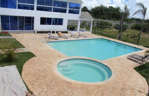 San Cristobal Villa | Private Villa w Pool BBQ Up to 25Guests