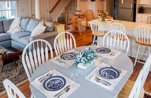 Barnstable House | Private water access & stunning views